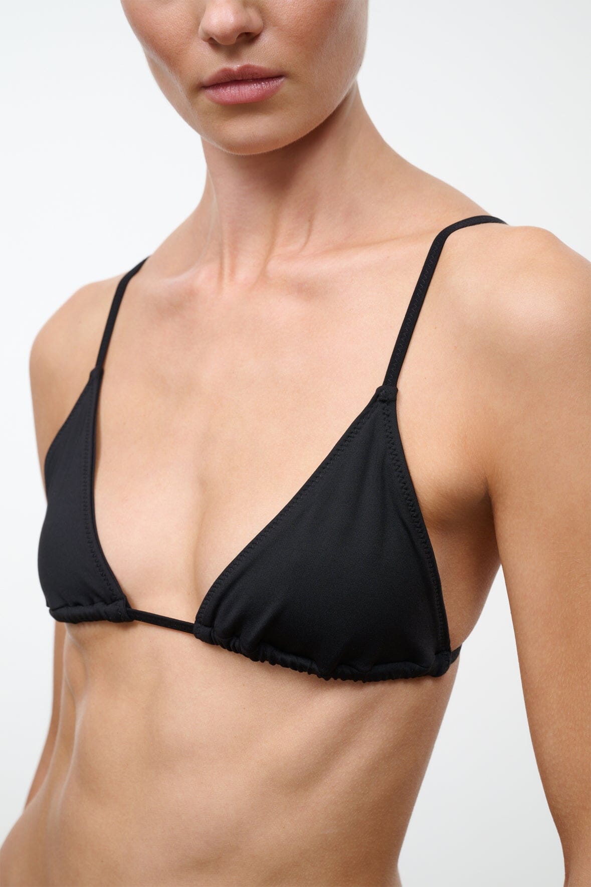 ALEXIS TRIANGLE TOP | BLACK