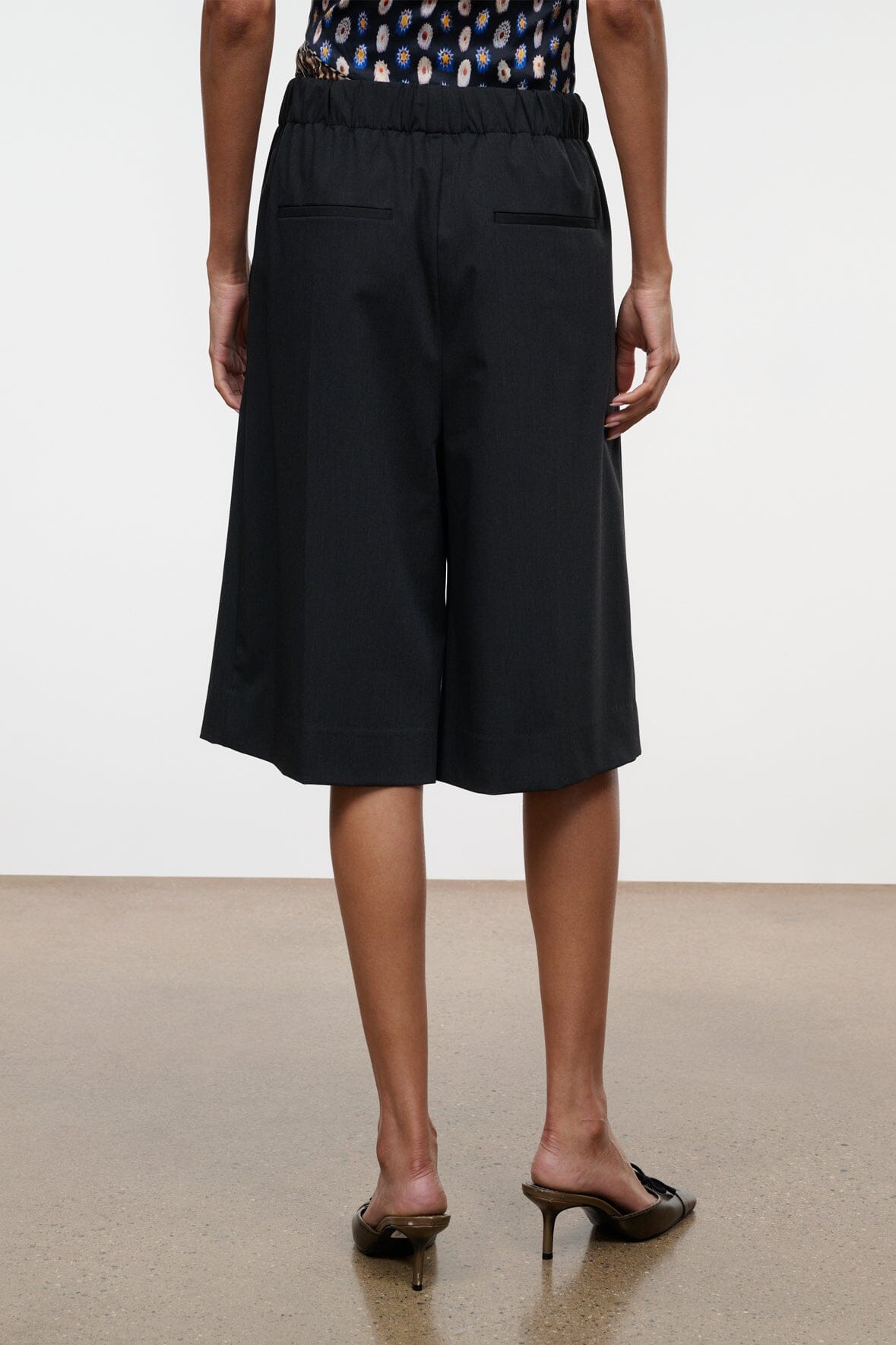 HAYES SHORT | SMOKE